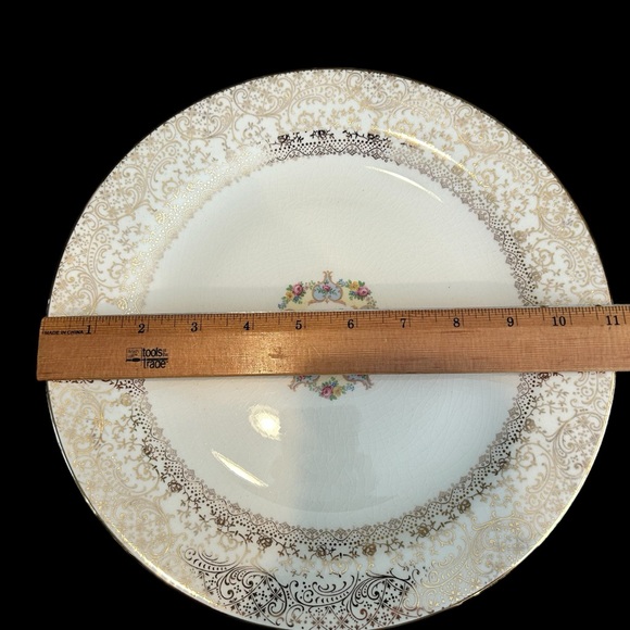 Warranted 22K Liberty Gold Fine China Dishes (16 pc) - Picture 10 of 16